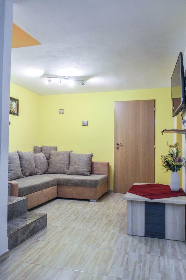 Apartman Marta Banka Экстерьер фото