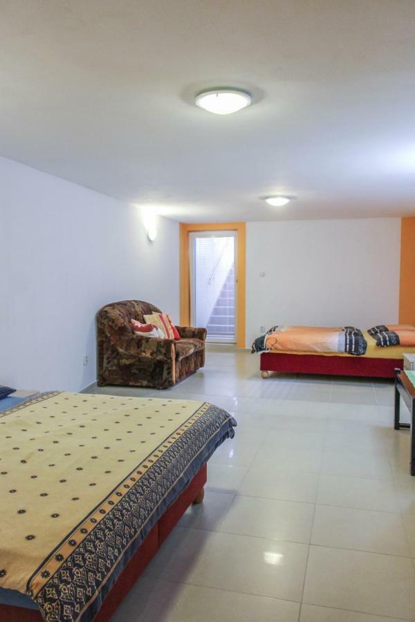 Apartman Marta Banka Экстерьер фото