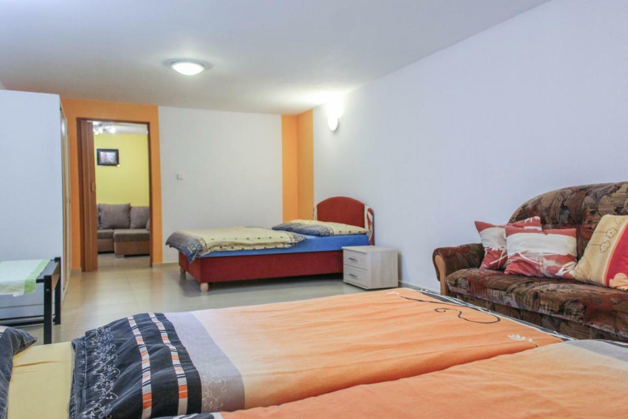 Apartman Marta Banka Экстерьер фото
